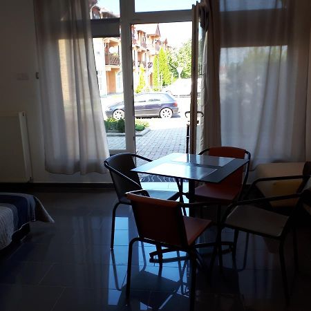 Kertvarosi Apartman II Тисауйварош Экстерьер фото