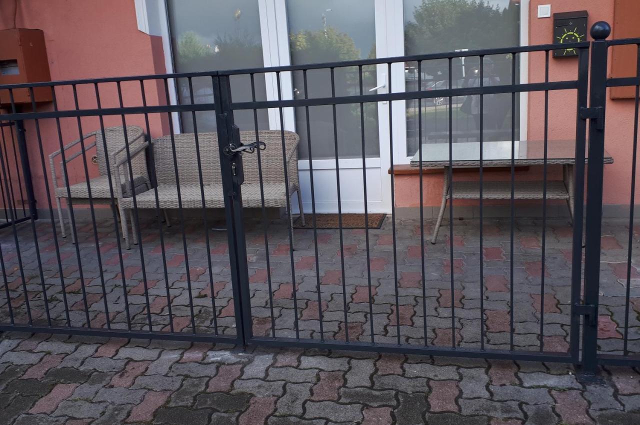 Kertvarosi Apartman II Тисауйварош Экстерьер фото