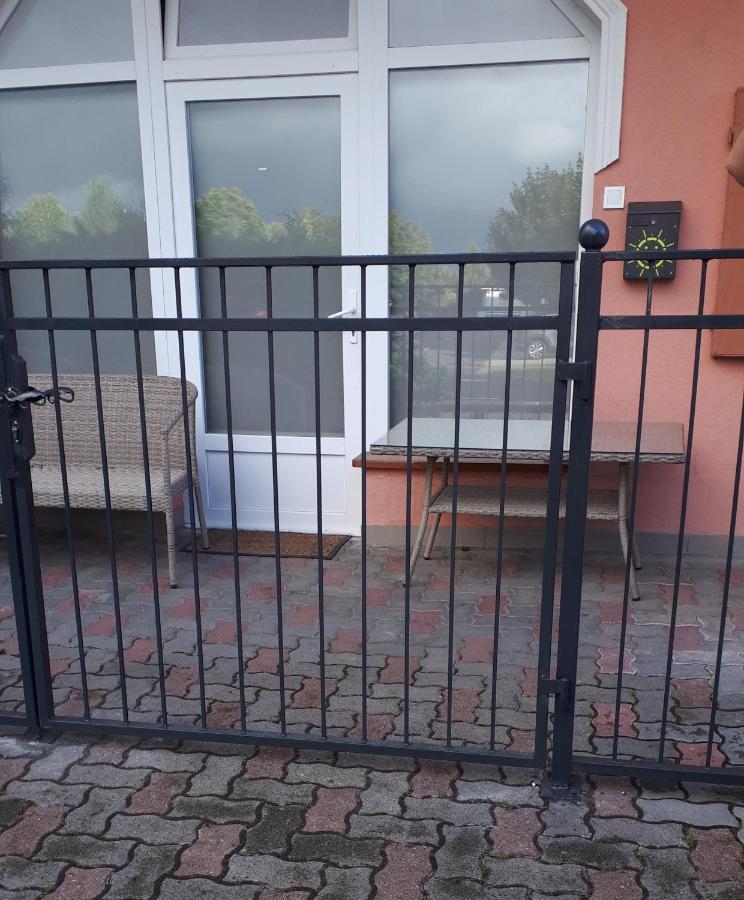 Kertvarosi Apartman II Тисауйварош Экстерьер фото