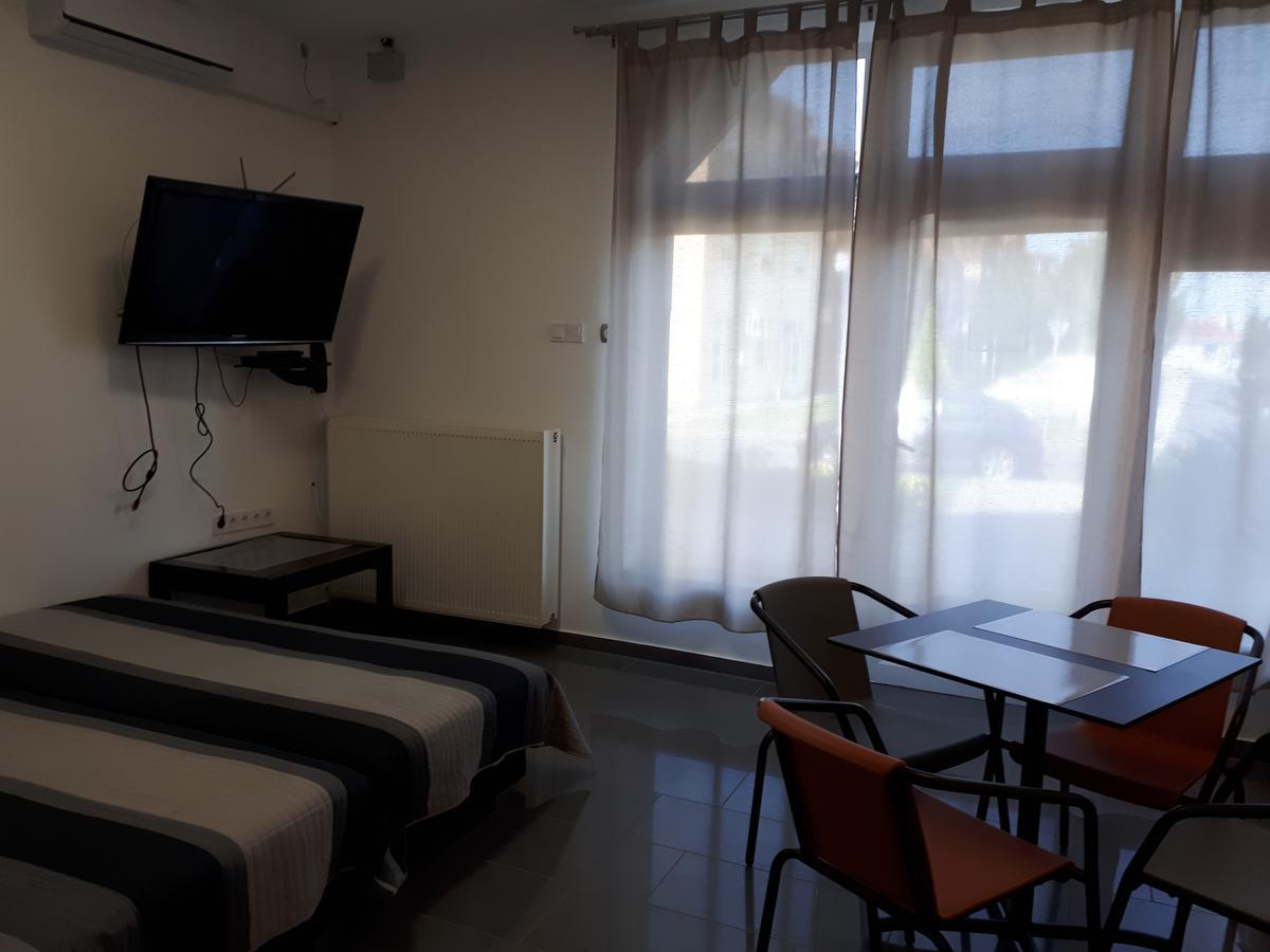 Kertvarosi Apartman II Тисауйварош Экстерьер фото