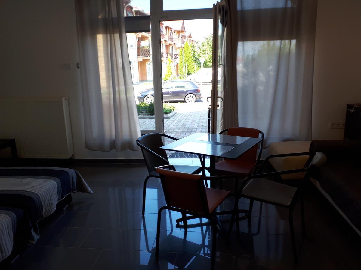 Kertvarosi Apartman II Тисауйварош Экстерьер фото
