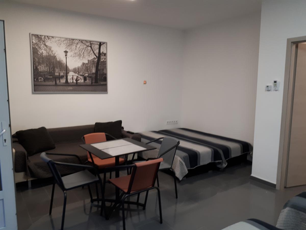 Kertvarosi Apartman II Тисауйварош Экстерьер фото